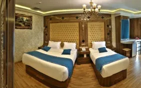 سوئیت پرزیدنتال (سه نفره) (اقامت با صبحانه)