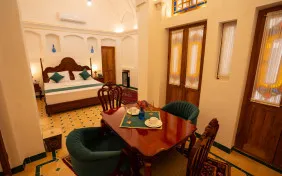 اتاق چهارتخته ظل السطان vip رویال (اقامت با صبحانه)