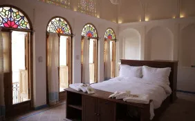 اتاق دبل شاه نشین (اقامت با صبحانه)