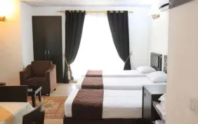 اتاق چهار تخته هتلی (اقامت با صبحانه)