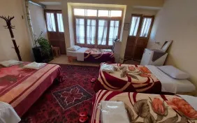 اتاق پنج تخته نوروز (باسرویس) (اقامت با صبحانه)