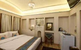 اتاق دو نفره گوشواره نقره (اقامت با صبحانه)