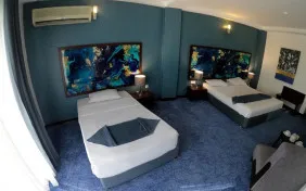 سوئیت سه نفره رویال لوکس (اقامت با صبحانه)