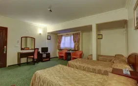 اتاق سه تخته (اقامت با صبحانه)