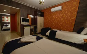 سوئیت یک خوابه پنج تخته (اقامت با صبحانه)