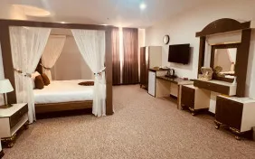 سوئیت هانی مون(ماه عسل) (اقامت با صبحانه)