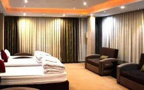 اتاق سه تخته (اقامت با صبحانه)