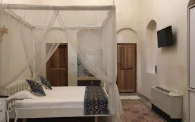 اتاق دبل vip زیرزمین حیاط دوم (اقامت با صبحانه)