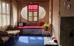 کلبه کاج طبقه اول (اقامت با صبحانه )