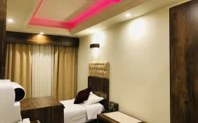 اتاق یک تخته (اقامت با صبحانه)