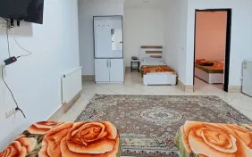 سوئیت یکخوابه پنج تخته (اقامت با صبحانه)