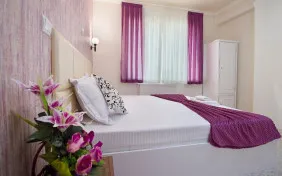 اتاق سه تخته (اقامت با صبحانه)