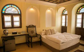 سوئیت پنج نفره رویار (اقامت با صبحانه)