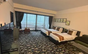 اتاق سه تخته دریا(قابلیت استفاده برای پنج نفر) (اقامت باصبحانه)