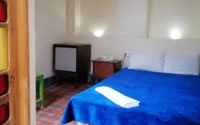 اتاق دو تخته دبل ( بدون سرویس بهداشتی و حمام ) (اقامت با صبحانه)