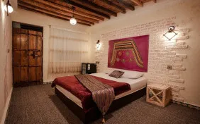 سنتي کانکت چهار نفره (چمبر) (اقامت با صبحانه)