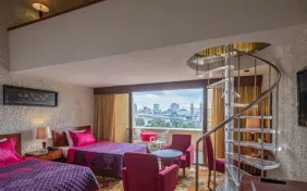 رویال دوبلکس دوخوابه چهارتخته(روبه جزیره) (اقامت با صبحانه)