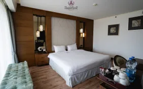 سوئیت جونیور روبه جنگل (اقامت با صبحانه)