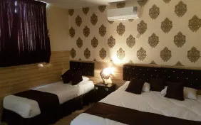 اتاق سه تخته (اقامت با صبحانه)