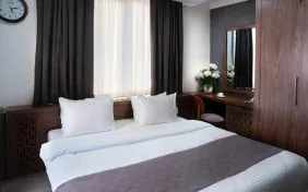 اتاق یک تخته استاندارد (اقامت با صبحانه)