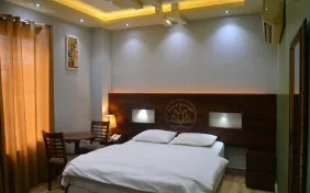 اتاق دوتخته دبل رویال (اقامت با صبحانه)