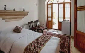 اتاق دوتخته دبل شاهنشین (اقامت باصبحانه)