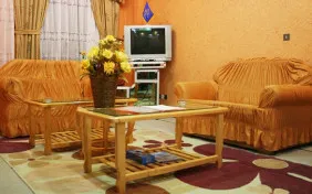 آپارتمان یک خوابه سه نفره (اقامت با صبحانه)