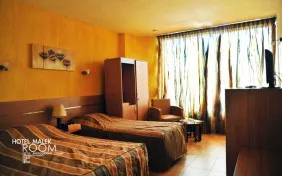 اتاق سه تخته (اقامت با صبحانه)