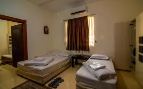 سوئیت پنج تخته (اقامت با صبحانه)