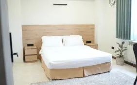 اتاق دو تخته دبل رو به تالاب (اقامت با صبحانه)