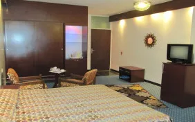 اتاق سه تخته (اقامت با صبحانه)