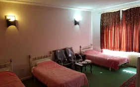 اتاق سه تخته (اقامت با صبحانه)