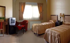 اتاق دو تخته توئین (اقامت با صبحانه)