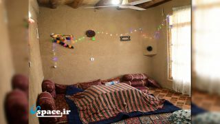 اتاق 15 متری شماره یک دارای سرویس بهداشتی ایرانی اختصاصی (طبقه اول)