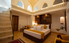 اتاق دوبلکس حاج خانمی ( دوتخته و کف خواب ) (اقامت با صبحانه)