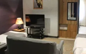 سوئیت یک خوابه پنج نفره (اقامت باصبحانه)