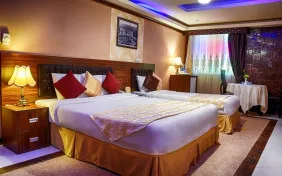 اتاق سه تخته (اقامت با صبحانه)