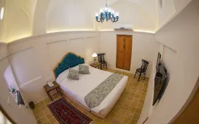 اتاق دو تخته دبل کاشانه 101 (اقامت با صبحانه)