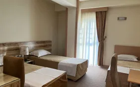 اتاق سه تخته (اقامت با صبحانه)