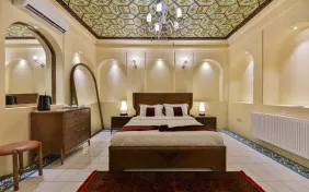 اتاق سه تخته ارسی پستو رویال vip (اقامت باصبحانه)