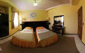 آپارتمان دو خوابه پنج نفره معمولی جکوزی دار (اقامت با صبحانه)