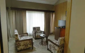 سوئیت سه نفره (اقامت با صبحانه)