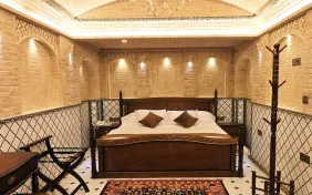 اتاق دوتخته دبل پریچهر (اقامت باصبحانه)