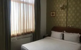 سوئیت سه تخته (اقامت با صبحانه)