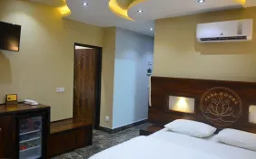 اتاق کانکت چهار نفره VIP (اقامت با صبحانه)