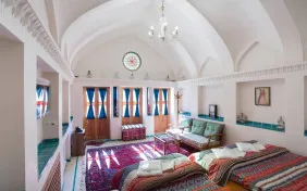 اتاق سه تختهvip گلجام (اقامت با صبحانه)