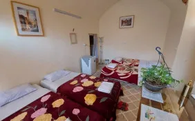 اتاق سه تخته خرم روز (با سرویس) (اقامت با صبحانه)