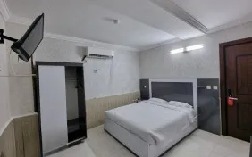 اتاق دوتخته دبل بدون پنجره (اقامت با صبحانه)