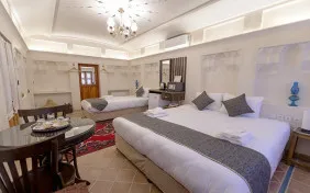 اتاق 110 سه دری(سه تخته) (اقامت با صبحانه)