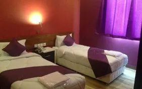 سوئیت یک خواب چهارتخته(یک تخت دبل+کاناپه) (اقامت با صبحانه)